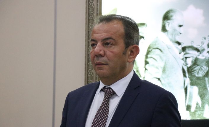 Bolu’da, AK Parti’li meclis üyeleri salonu terk ederek Özcan’ı protesto etti