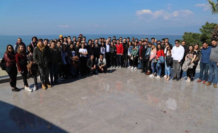 Burhaniye Belediyesinden üniversite öğrencilerine müjde