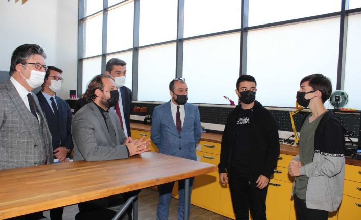 Bursa’da Bilim ve Sanat Merkezleri ve Fen Liseleri’nde Ar-Ge dönemi başladı