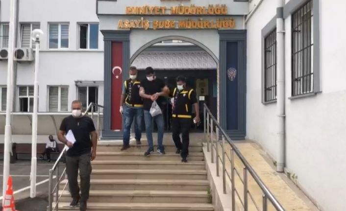 Bursa’da polisten kaçan şüphelilerin araçla çarptığı genç kadın hayatını kaybetti