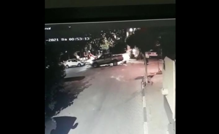 Bursa’da vicdansızlık kamerada...Kamyonetiyle ezdiği köpeği bırakıp kaçtı