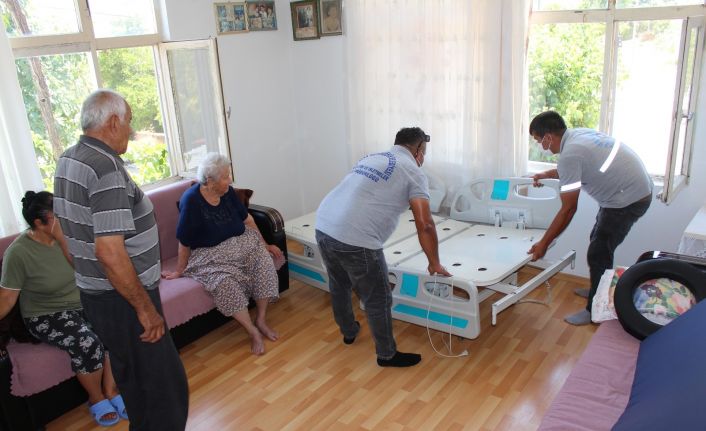 Büyükşehir’den 15 kişiye tam donanımlı hasta yatağı