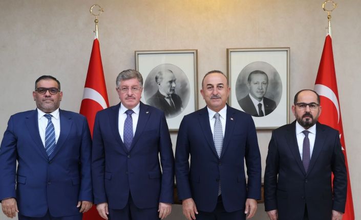 Çavuşoğlu, Suriye Ulusal Koalisyonu ve Suriye Geçici Hükümeti heyeti ile görüştü