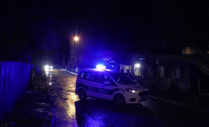 Çekmeköy’de oğluna uyuşturucu sattığı iddia edilen kişileri uyaran baba hayatını kaybetti