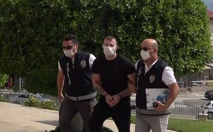 Cezaevi firarisi polisten kaçamadı