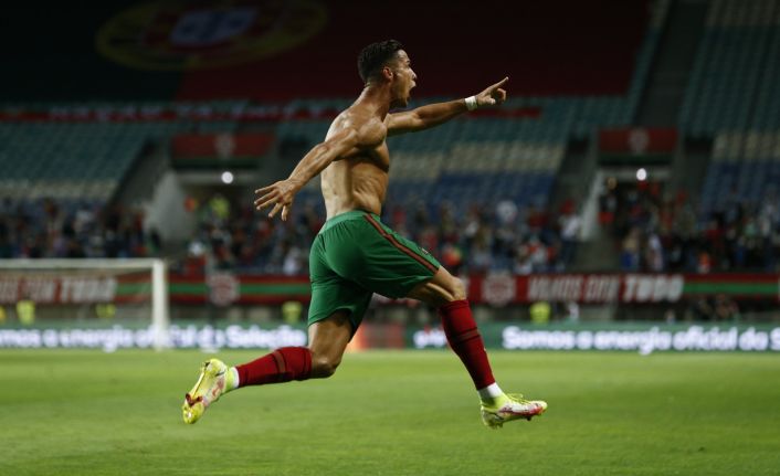 Cristiano Ronaldo milli formayla en çok gol atan futbolcu oldu