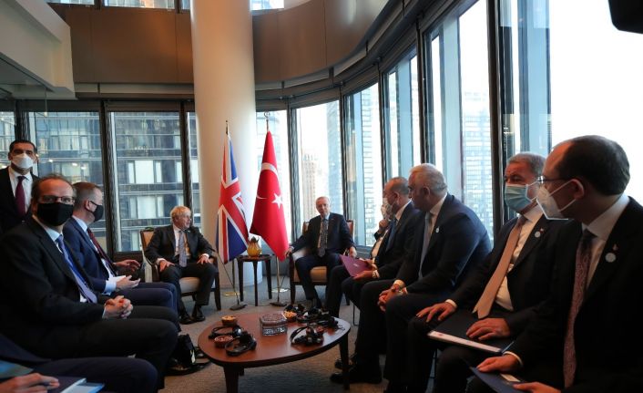 Cumhurbaşkanı Erdoğan, New York’ta yeni açılan Türkevi Binası’nda İngiltere Başbakanı Boris Johnson’ı  kabul etti