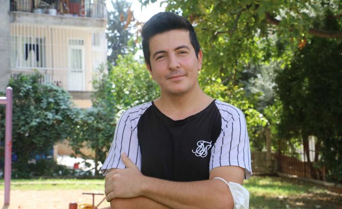 Denize düşen yavru kedileri havluyla ölümden kurtaran genç güvenlikçi: “Anne kedinin o hareketini unutamam”