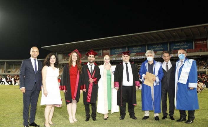 Dereceye girip AÜ’yü tercih eden 6 öğrenciye burs