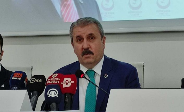Destici: "Türk ve Müslüman olan herkesin gururlanacağı, karışımızdakilerin de gıptayla baktığı bir binanın açılışını bile küçümsemek izah edilebilir değil"