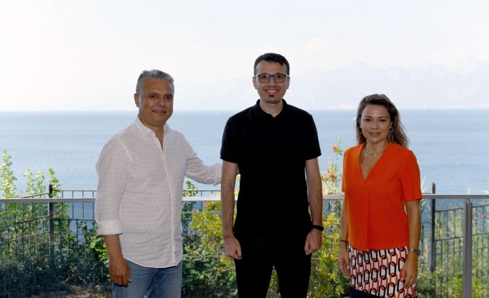 Dijital kolaj sanatçısının Türkiye’de ilk sergisi 16 Eylül’de Türkan Şoray Kültür Merkezi’nde