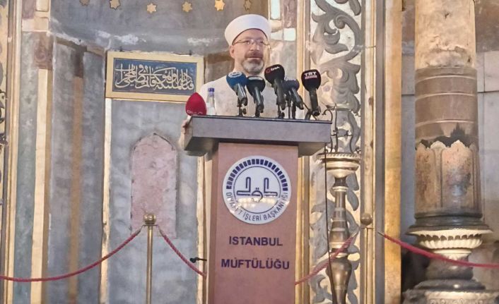 Diyanet İşleri Başkanı Erbaş: "Ayasofya ve Sultanahmet Camii’nin minarelerinden karşılıklı okunan ezanların milletimizin gönlünü nasıl coşturduğunu hep birlikte idrak ediyoruz"