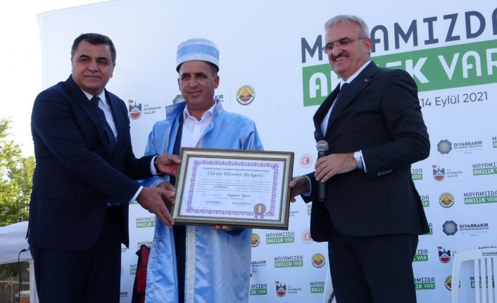 Diyarbakır Valisi Karaloğlu: “İşsizliğin en önemli faktörlerinden bir tanesi mesleksizlik ”