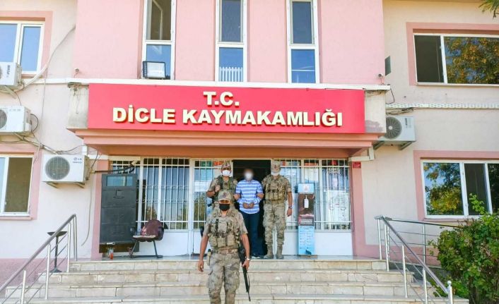 Diyarbakır’da hakkında 17 yıl 36 ay 10 gün hapis cezası olan şahsı JASAT yakaladı