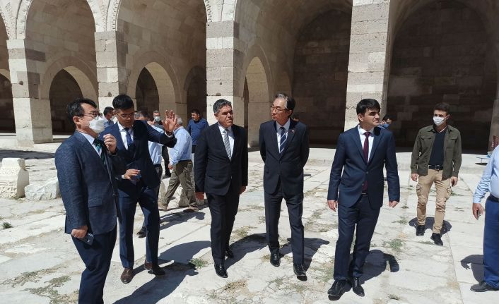 En büyük Güney Kore ve Türk bayrağı motifli halı Aksaray’da dokunacak