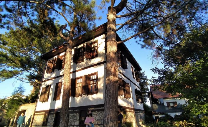 En güzel cephe görünümlü eve "En İyi Korunan Ev Ödülü” plaketi