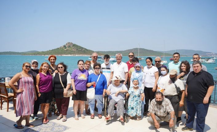 Engelsiz tatilin keyfini çıkardılar