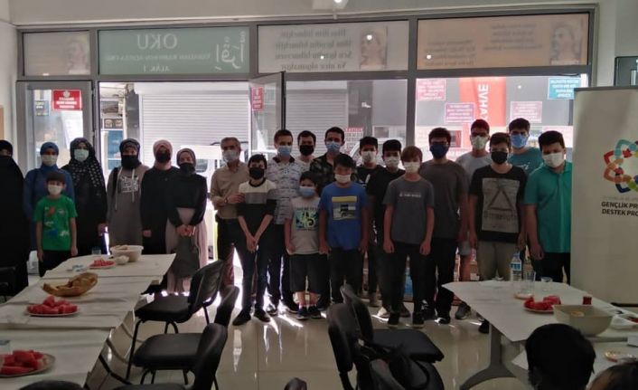 Ensar Vakfı bursiyer öğrenciler ile bir araya geldi
