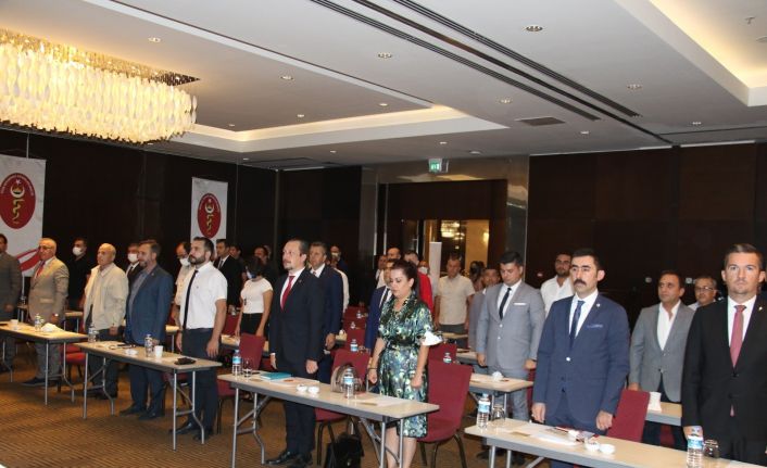 Eroğlu: “Veteriner hekimlik mesleğine zarar getirecek hiçbir şeyin altına imza atmayız”