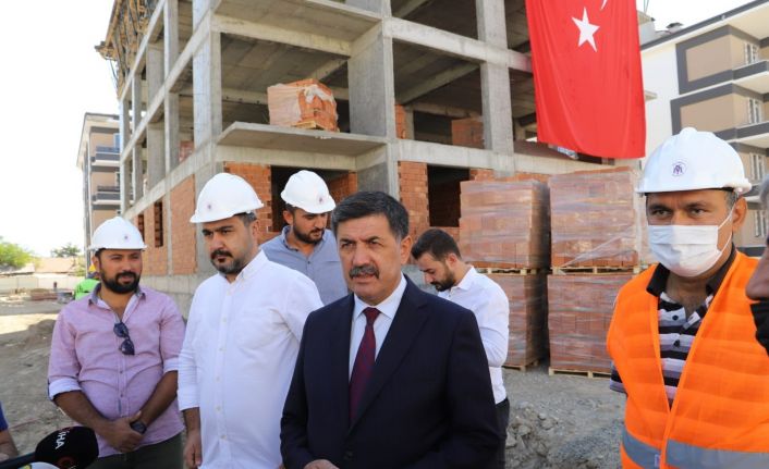 Erzincan’da kentsel dönüşüm projesi 1. etapta yer alan konutların son betonu dökülüp kura tarihleri belli oldu