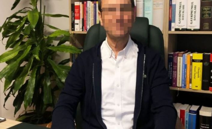 Eski Danıştay hakimini dolandırıp, kızlarına cinsel saldırıda bulunduğu iddia edilen sanığın yargılanmasına devam edildi