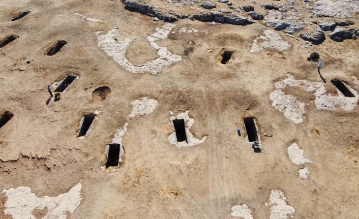 Eşsiz Turuş Kaya Mezarları temizlenmeye başladı