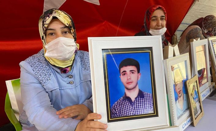 Evlat hasreti çeken anne Elhaman: “HDP katil, hırsız ve evlatları çalan parti”