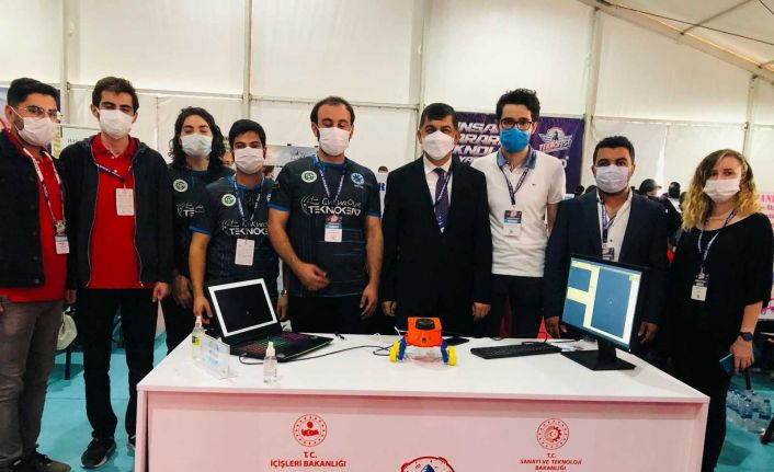 Fadıloğlu, TEKNOFEST’te yarışan Gaziantep’in gururlarını ziyaret etti