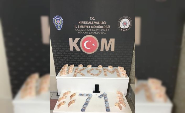 Gerçek ATM’de ortaya çıktı: Paraların sahte olduğunu fark edince hemen polise koştu