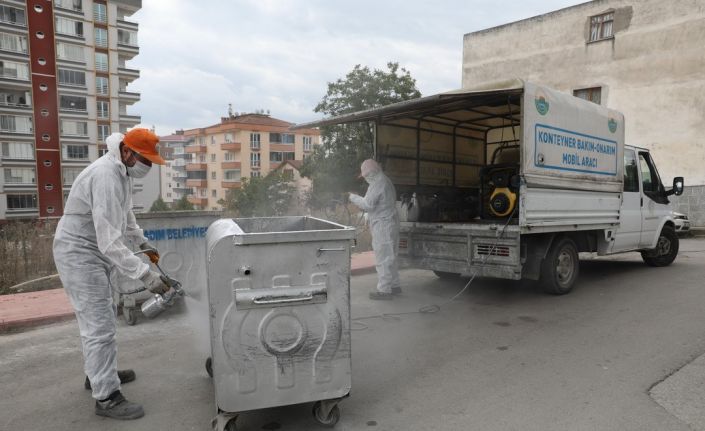 Günde 400 ton çöp topluyorlar, şehri foşur foşur yıkıyorlar