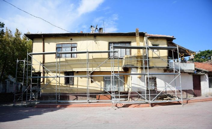 Hamamarkası sokaklarında tarihi doku tekrar canlanıyor