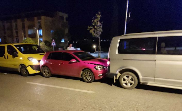 Hatay’da zincirleme trafik kazası: 1 yaralı