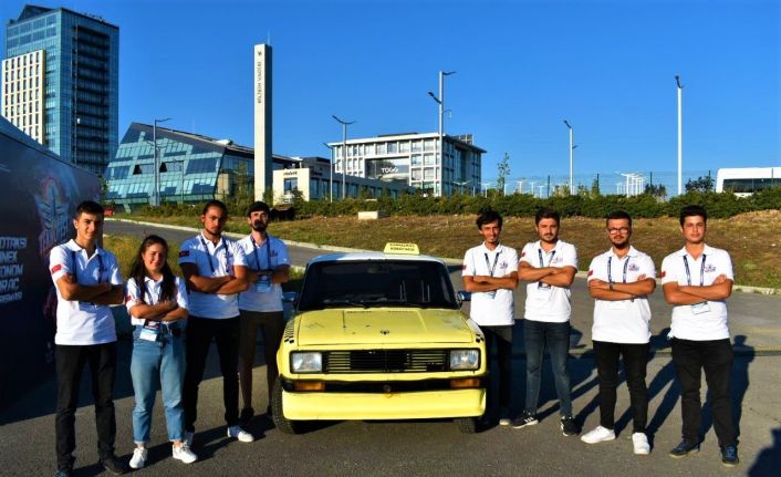 Hurdalıktan aldıkları aracı bu hale getirdiler