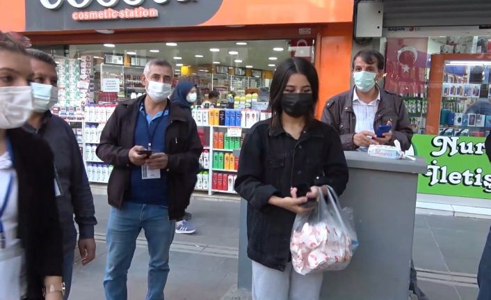 İki lise öğrencisi insan sağlığını riske attı: Biri kırtasiye, diğeri de döner için karantinayı deldi