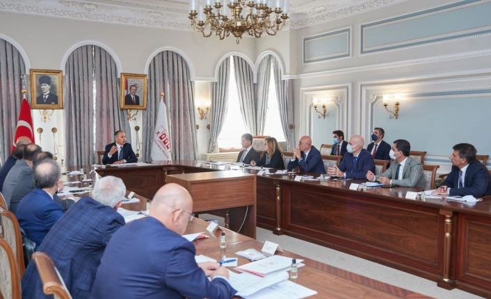 İstanbul Valisi Yerlikaya, devlet üniversitesi rektörleri ile bir araya geldi