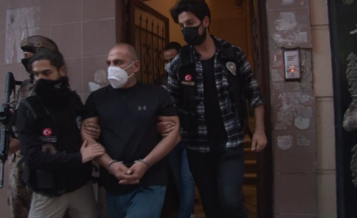 İstanbul’da uyuşturucu tacirlerine yönelik 7 ilçede eş zamanlı operasyon: 25 gözaltı