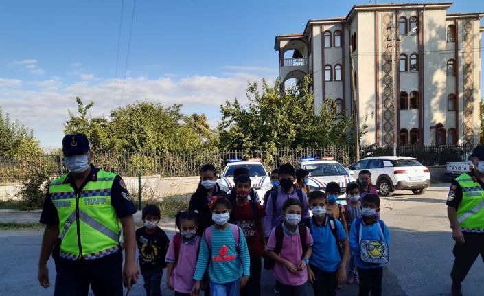 Jandarmadan yaya önceliği