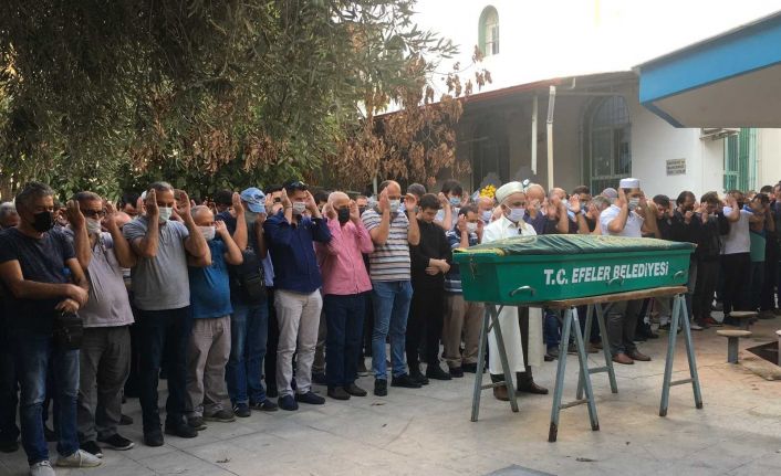 Kalp krizi geçirerek hayatını kaybeden eski zabıta müdürü Sarı son yolculuğuna uğurladı