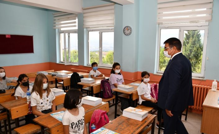 Karabük’te 186 okulda 35 bin 445 öğrenci yüz yüze eğitime başladı