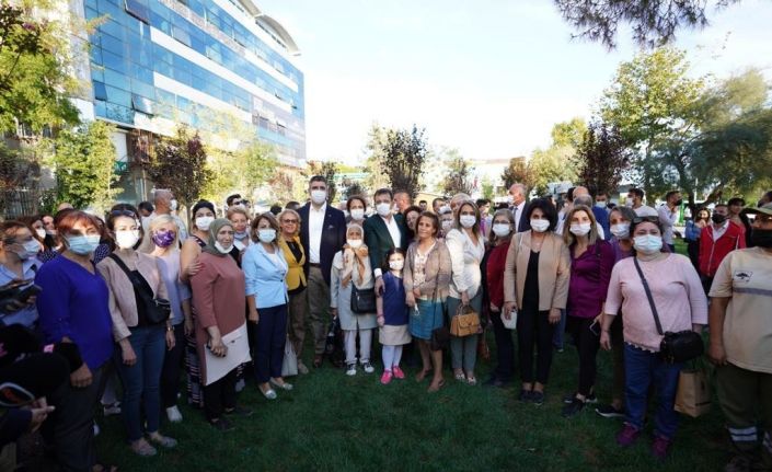 Kartal’da baştan aşağı yenilenen parka İmamoğlu ziyareti