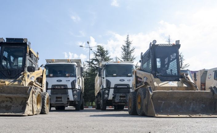 Kayseri Büyükşehir ve ilçe belediyeleri, afet bölgesi Bozkurt’ta yaraları sardı
