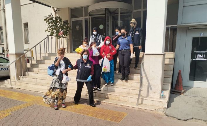 Kayseri’de 31 adrese yapılan eş zamanlı operasyonda aranan 18 şahıs yakalandı