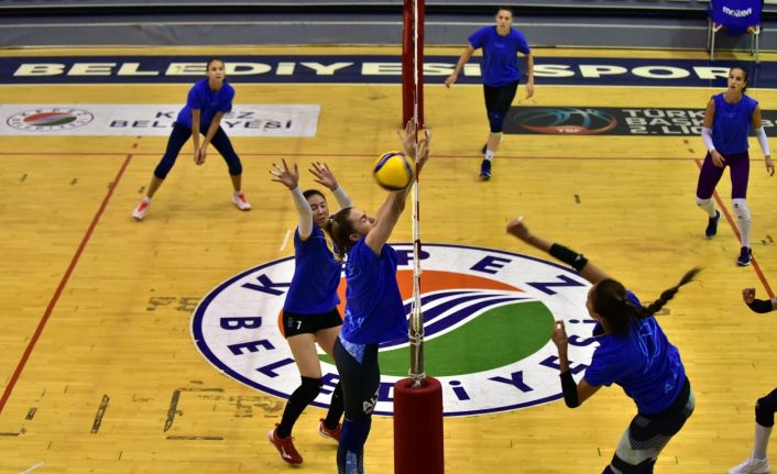 Kazakistanlı voleybol takımı, Antalya’da kamp yapıyor