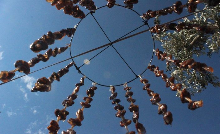 Kilis’te cevizli sucuk üretimi başladı