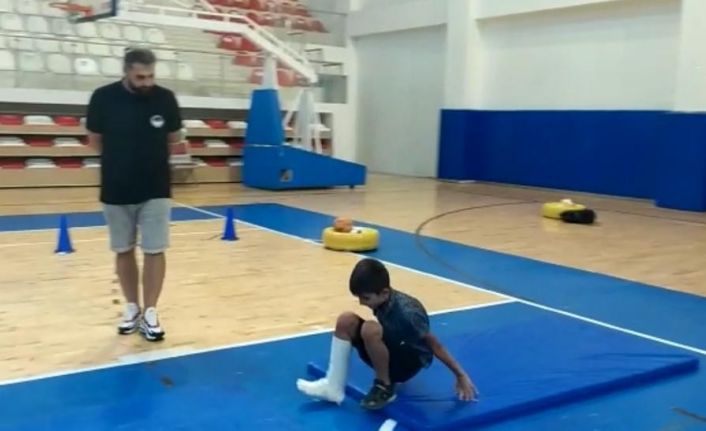 Kırık bacakla hedefine koştu