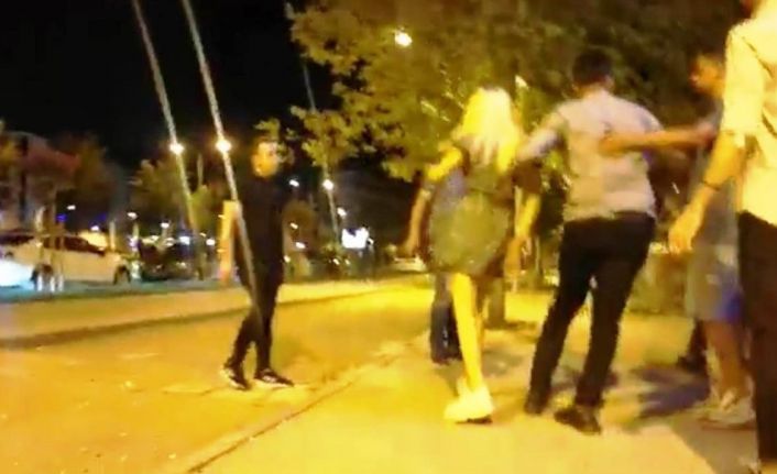Kız meselesi yüzünden alkollü mekanı birbirine kattı, ortalık savaş alanına döndü