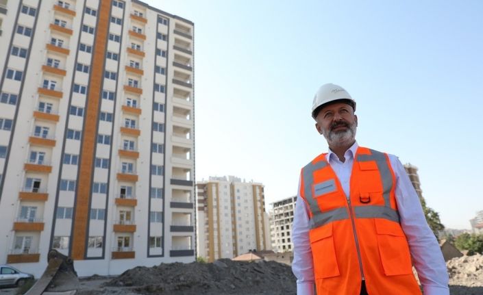 Kocasinan’da dönüşümle eski binalar modern yapılaşmayla taçlandırılıyor