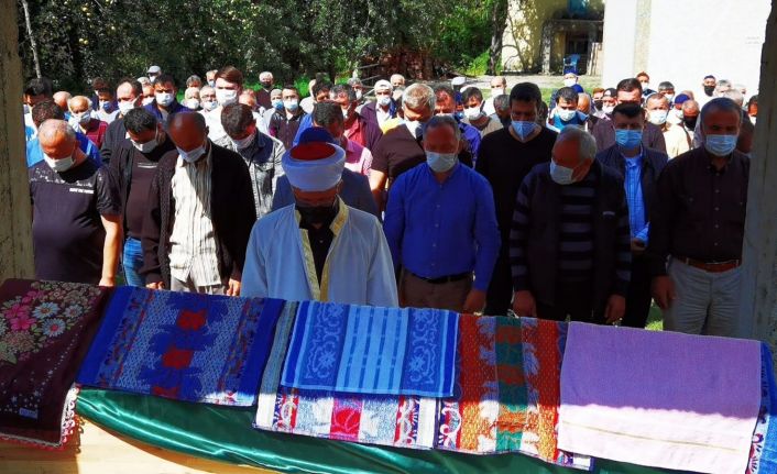 Kocasının aldattığından şüphelenerek öldürdüğü Gülten, toprağa verildi