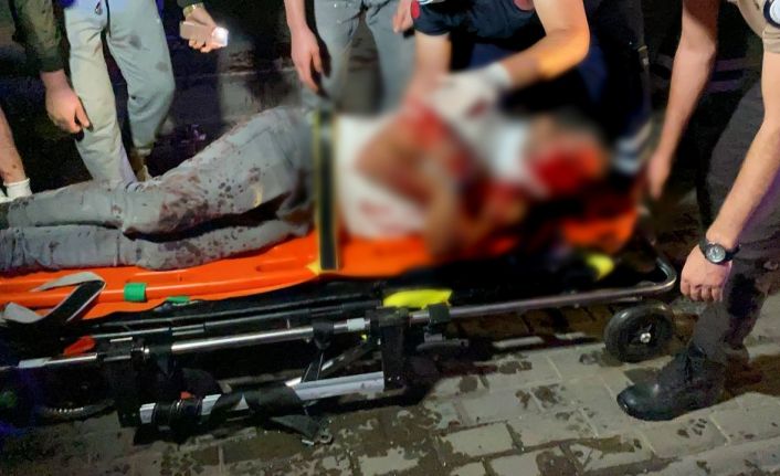 Kontrolden çıkan otomobil park halindeki otobüse arkadan çarptı: 1 ağır, 3 yaralı