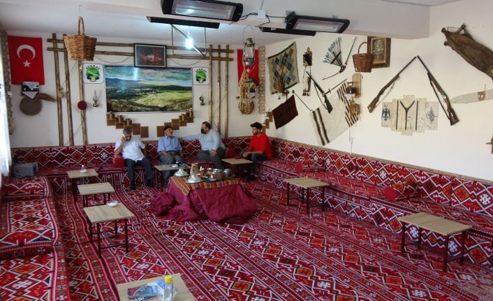 Köylüler atıl durumdaki okulu onararak müzeye çevirdi, içinde 300 yıllık tarihi eserler var